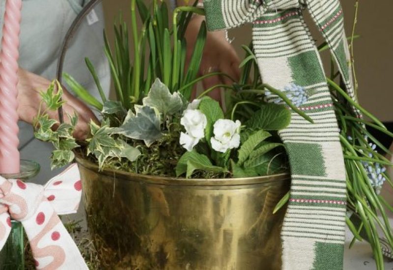 Spring Table Arrangements